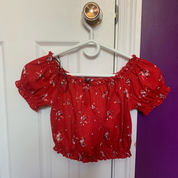 Cute red summer top❤️ - Picture 1 of 3